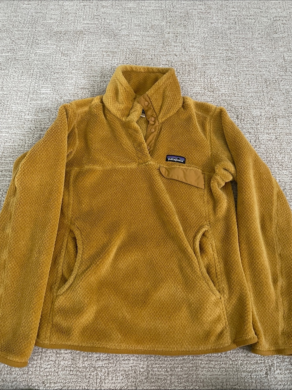 Patagonia snap fleece pullover!